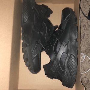 Black Huaraches